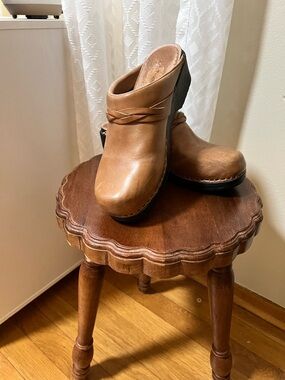 L.L. Bean Tan Leather Clogs Mule